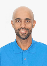 Foto oficial de Adriano Gusmão